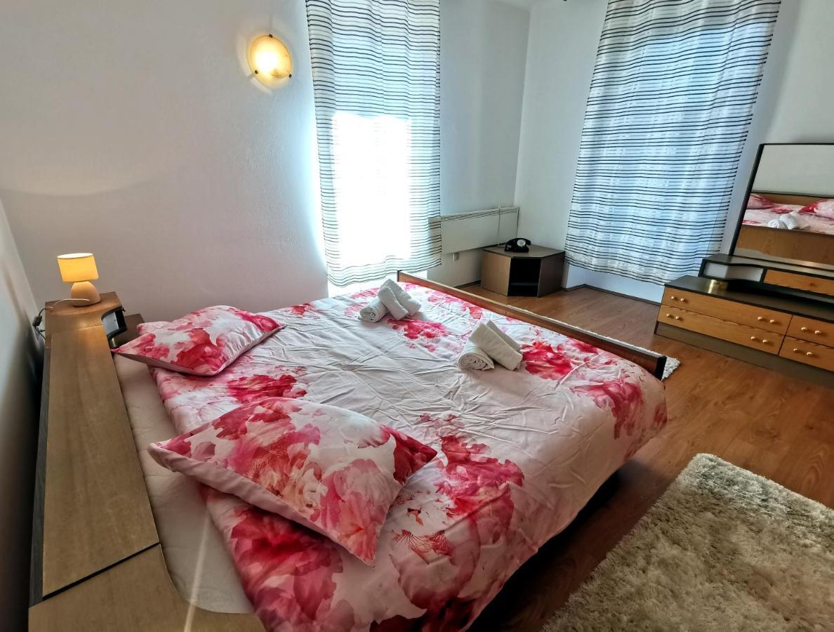 Parun Lägenhet Pula Exteriör bild